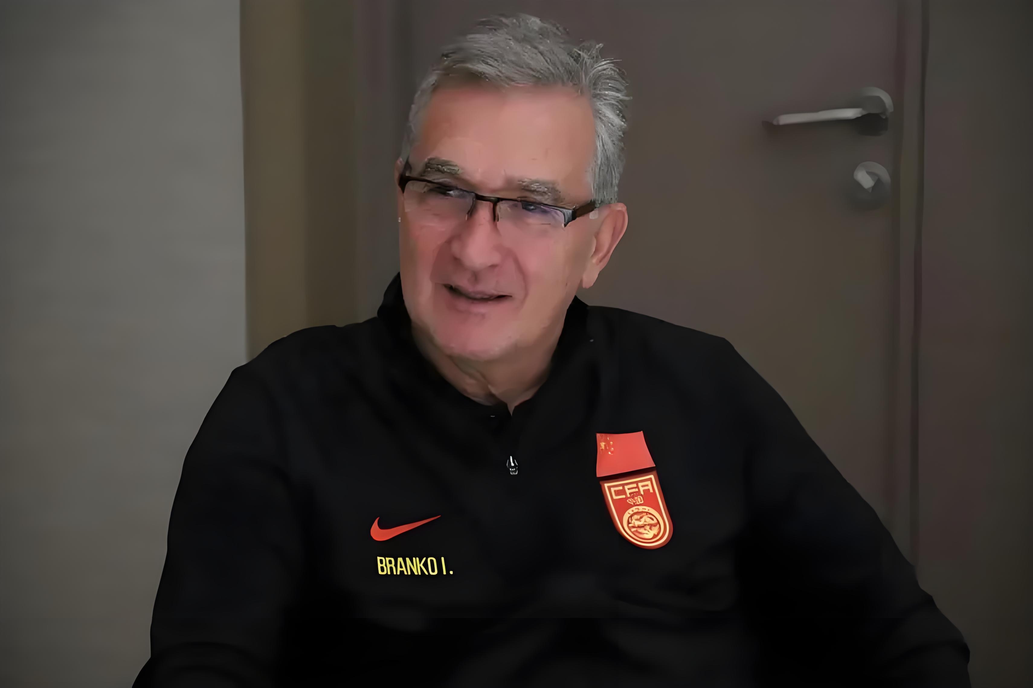 包含足总杯今夜再迎强敌，金州勇士外线爆发，主帅态度：引发热议，年轻球员得到机会的词条