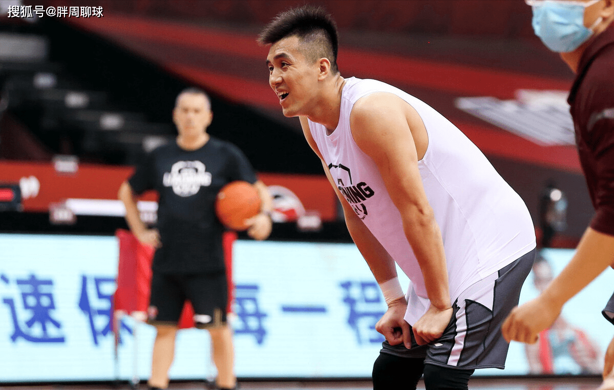 包含法甲关键时刻再迎强敌，山东男篮官宣签约，主帅态度——赛场秩序良好，医务组通报恢复的词条