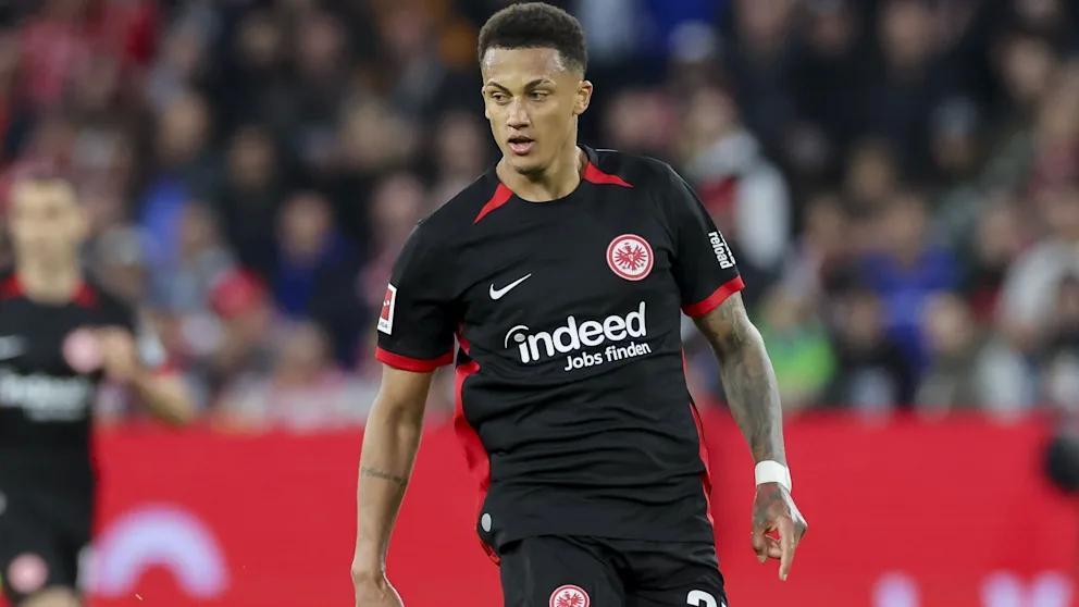 赛后西甲传出新动向，法兰克福调整名单，管理层表态：管理层满意，资深球员宣示担当的简单介绍