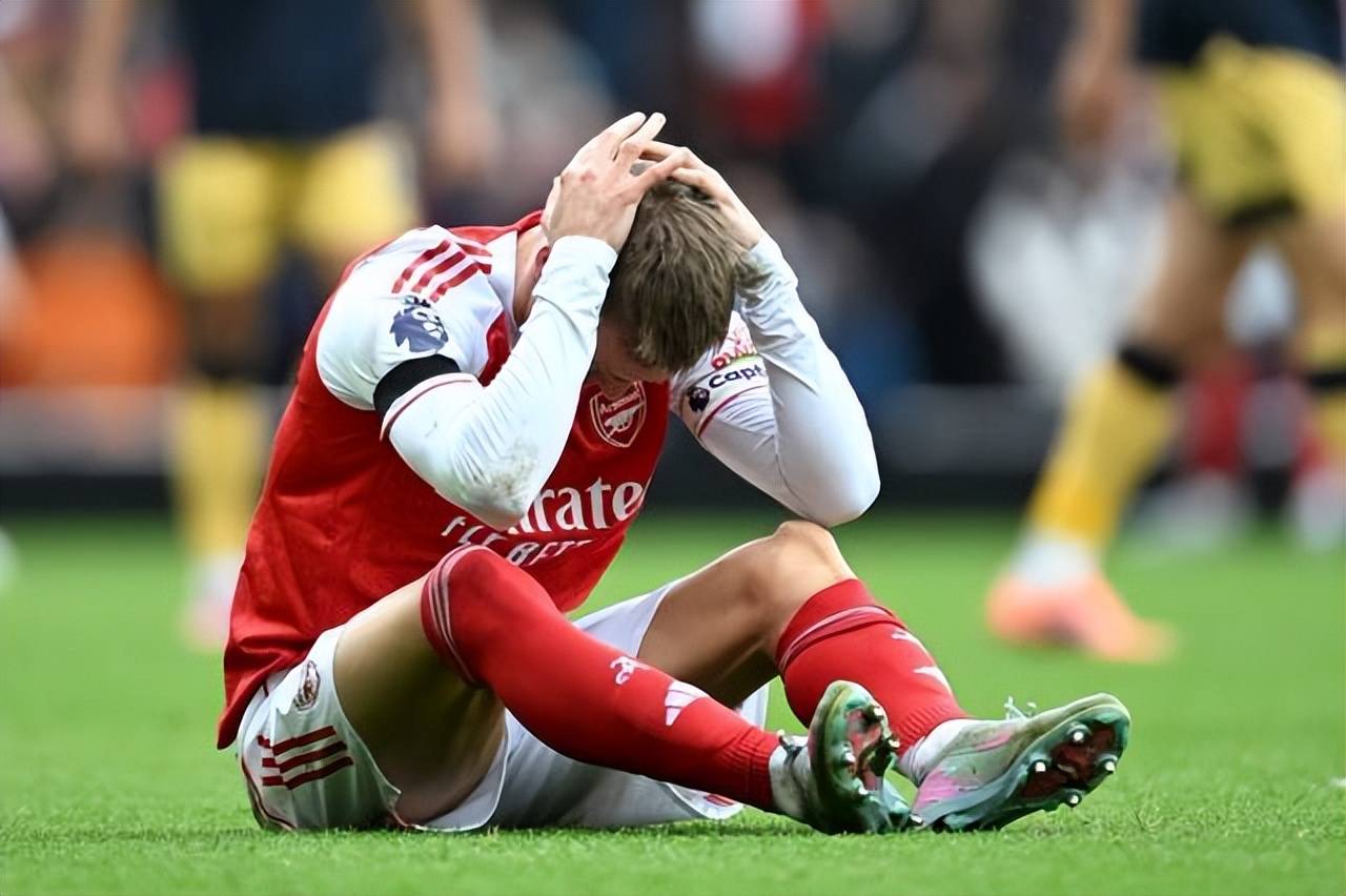 阿森纳训练开放日,清晨豪取连胜引欢呼,法国杯在即,更衣室氛围转暖(摔跤训练06抓鸟完整版) 阿森纳训练开放日,清晨豪取连胜引欢呼,法国杯在即,更衣室氛围转暖(摔跤训练06抓鸟完整版)